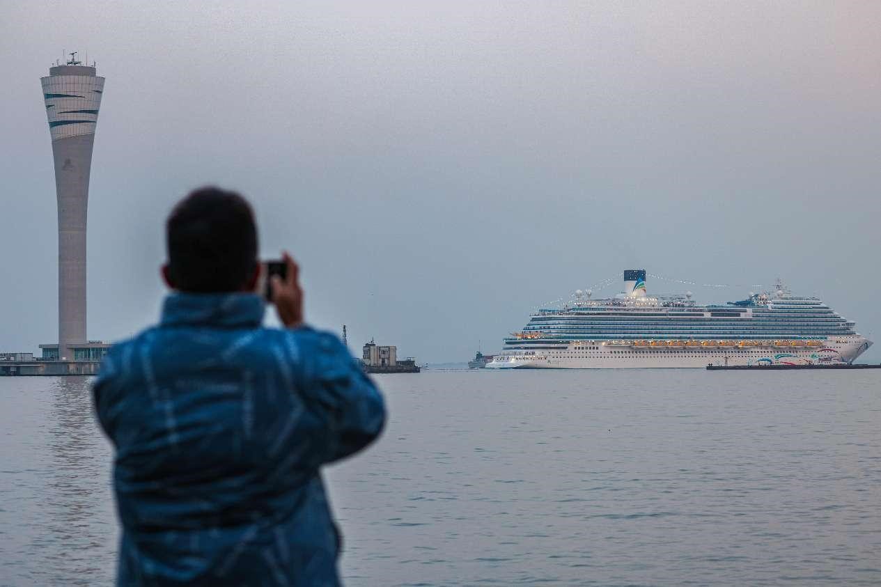China's first domestically-made large cruise ship makes commercial maiden voyage
