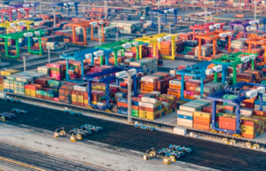 China's shipbuilding industry soars in H1, solidifies global leading position