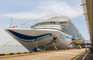 China's 1st homegrown large cruise ship receives over 150,000 tourists