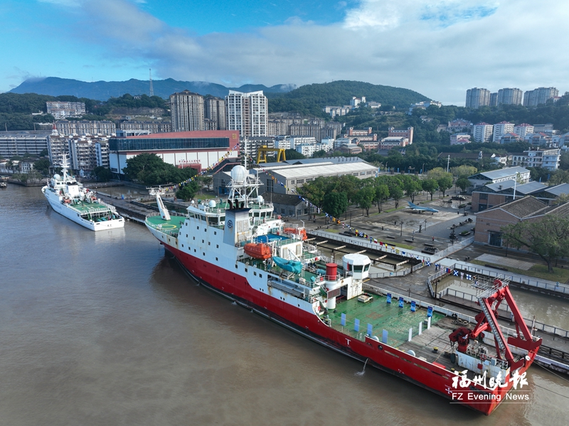 来船政文化城参观特色海船啦