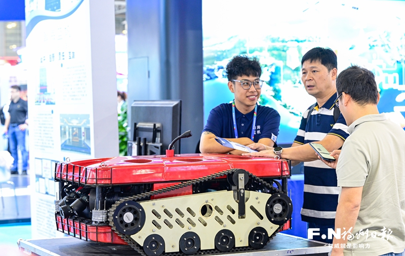 第二届中国海洋装备博览会观察：“中国车”搭上“中国船”，出海路更宽