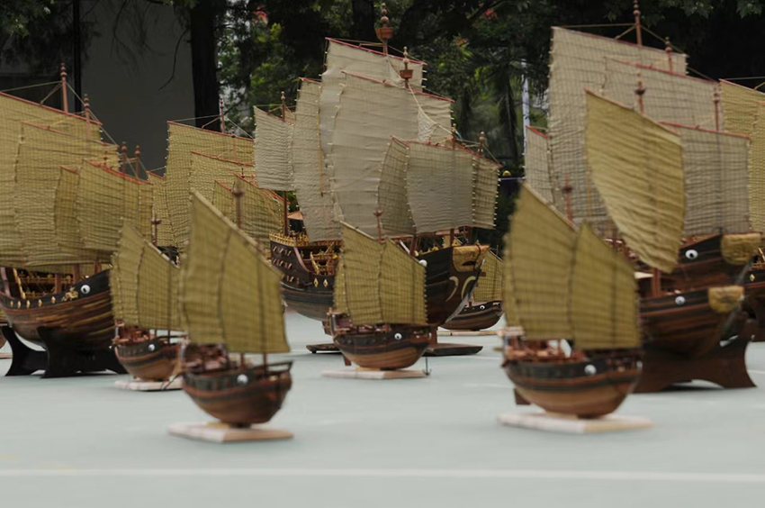 Artisan builds models of Chinese navigator Zheng He's fleet, revives glorious adventure