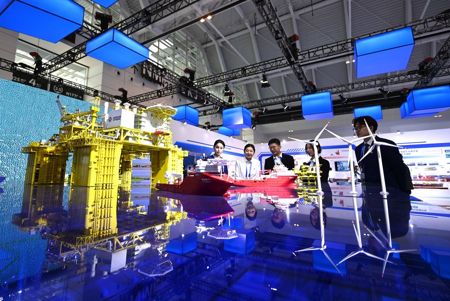 China's shipping industry gets stronger, beefs up global supply chains