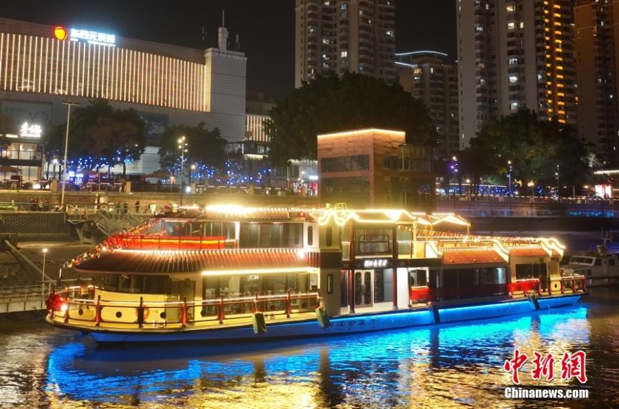 New energy cruise ship to operate in night tour