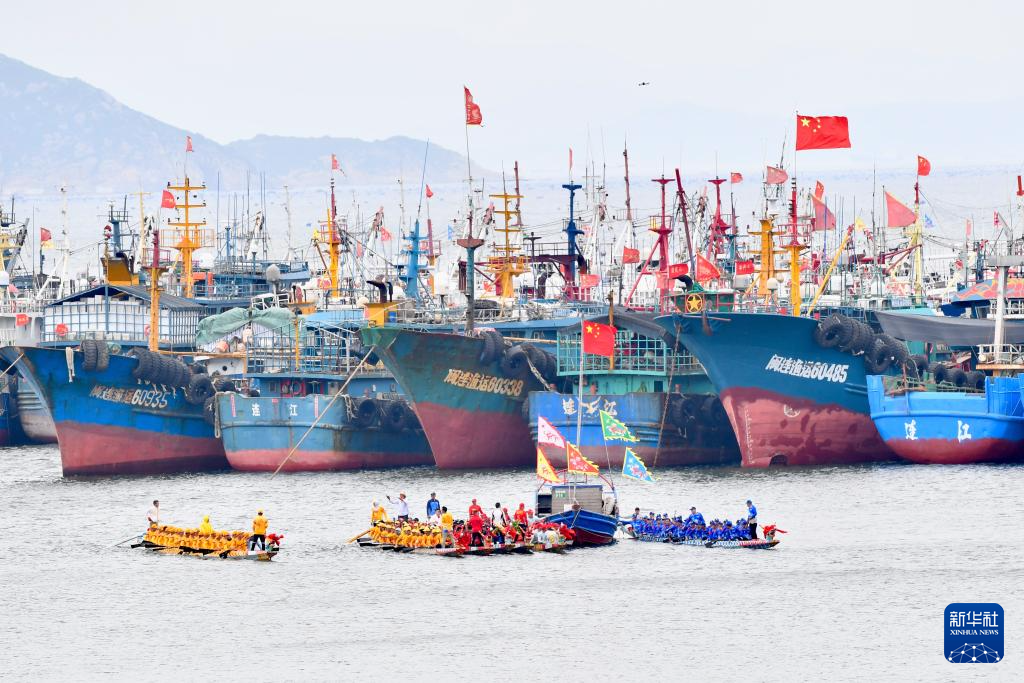 Lianjiang, Fujian: Dragon Boat Race on the Sea