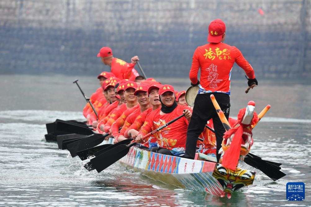 Lianjiang, Fujian: Dragon Boat Race on the Sea
