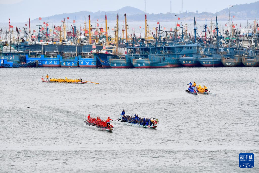 Lianjiang, Fujian: Dragon Boat Race on the Sea