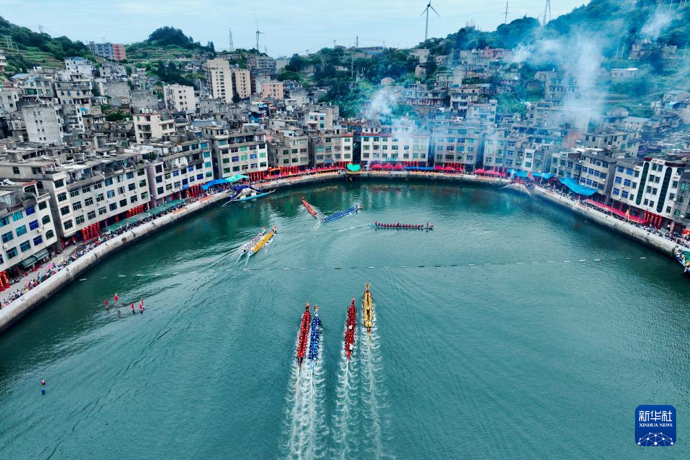 Lianjiang, Fujian: Dragon Boat Race on the Sea