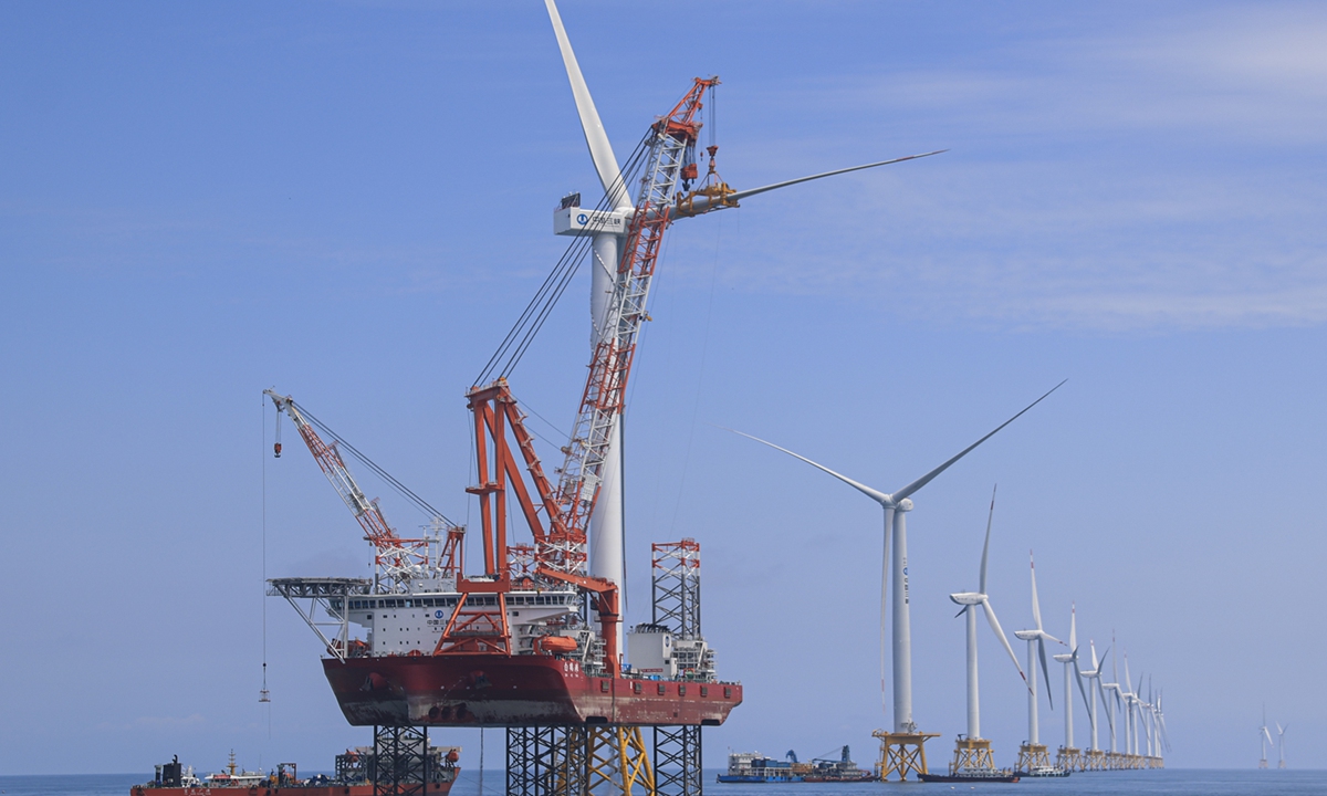Domestic deep-sea integrated wind power installation vessel makes trial voyage