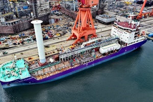全球首制7500立方米液态二氧化碳运输船试航