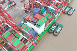 全球首套全流程船舶碳捕集系统首罐二氧化碳在沪交付