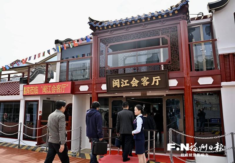 探秘首航的全省首艘自主设计建造纯电动大型高端客船